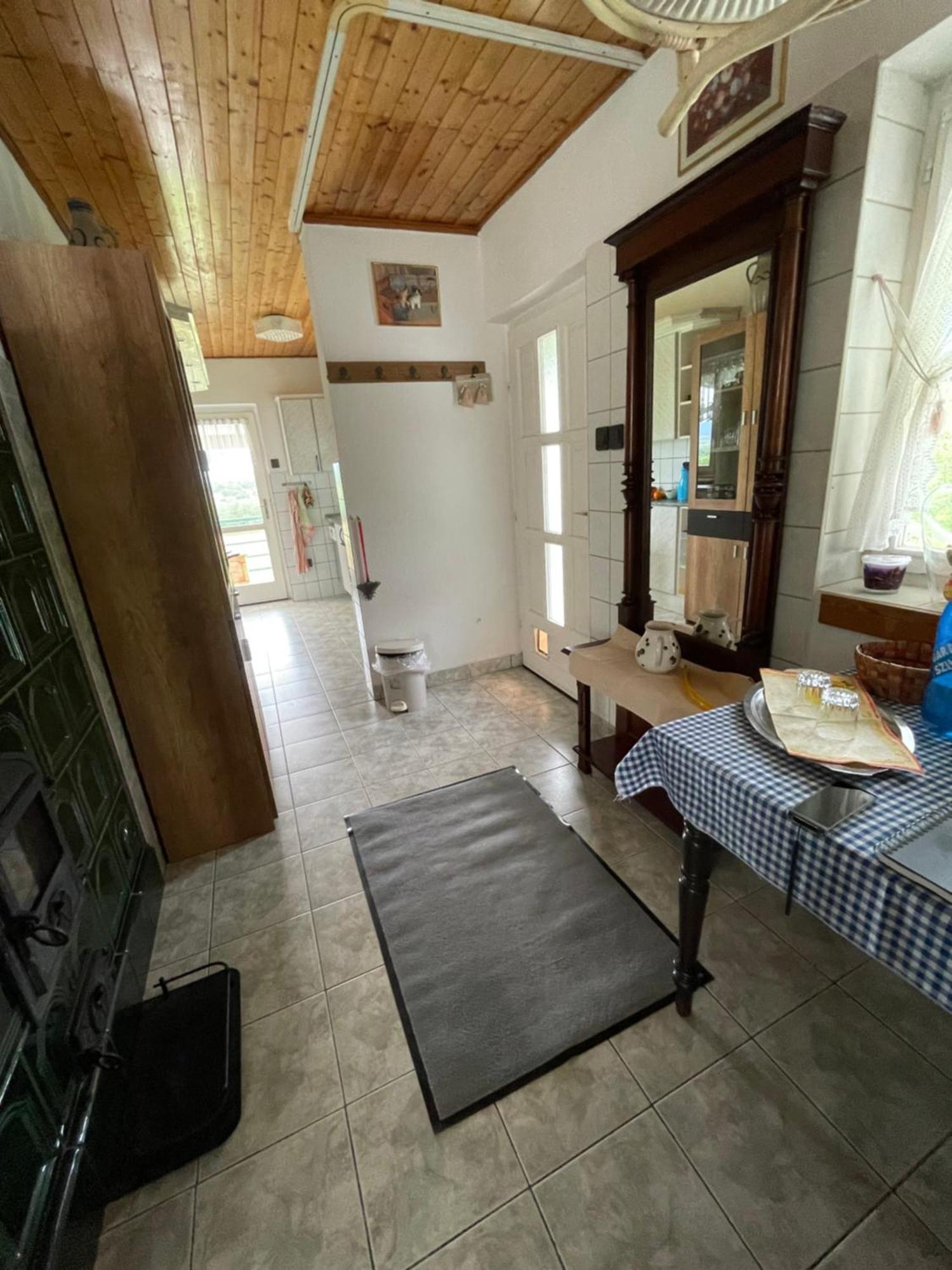 Appartement Stupa-Rezi-Tatika-Haz à Zalaszanto Extérieur photo